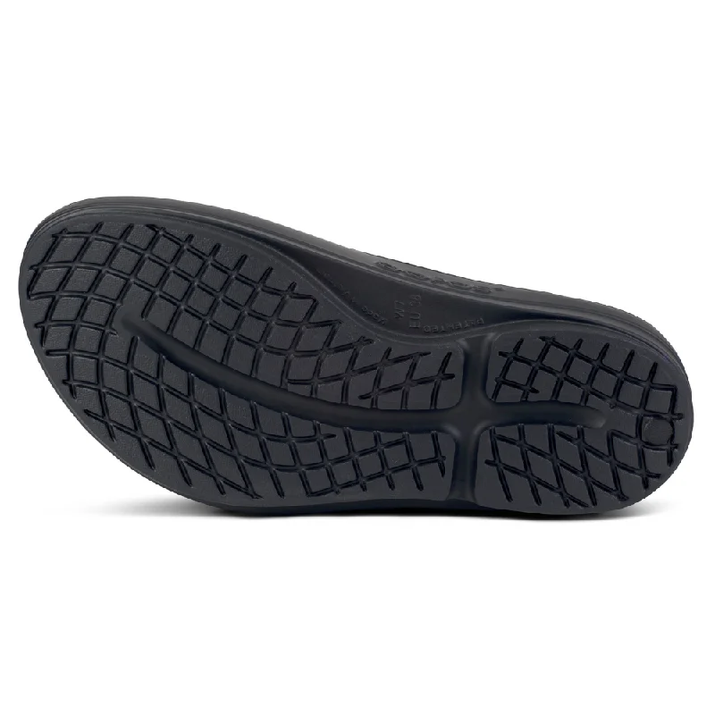 OOFOS OOmega OOlala Luxe Black Atlantis Sandal (Unisex)