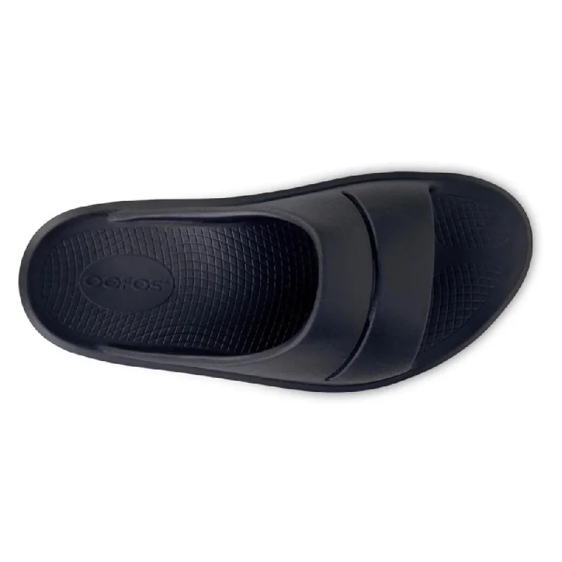 OOFOS OOmega OOahh Black Sandal (Unisex)