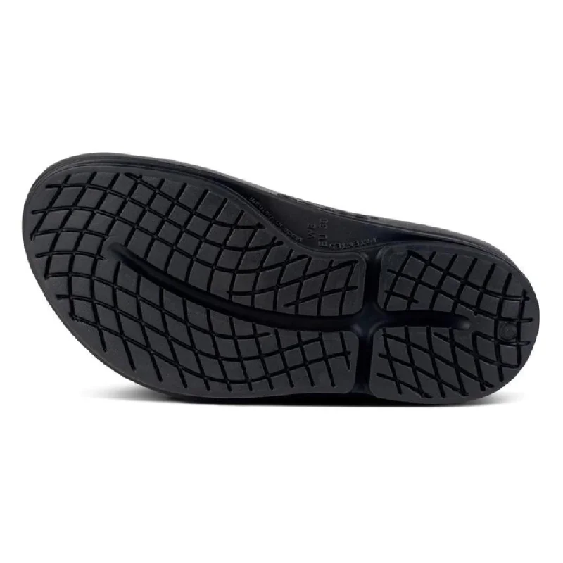 OOFOS OOmega OOahh Black Sandal (Unisex)