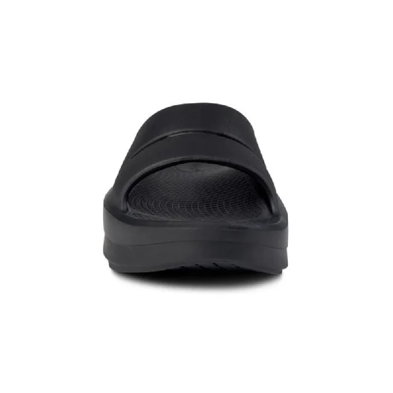 OOFOS OOmega OOahh Black Sandal (Unisex)