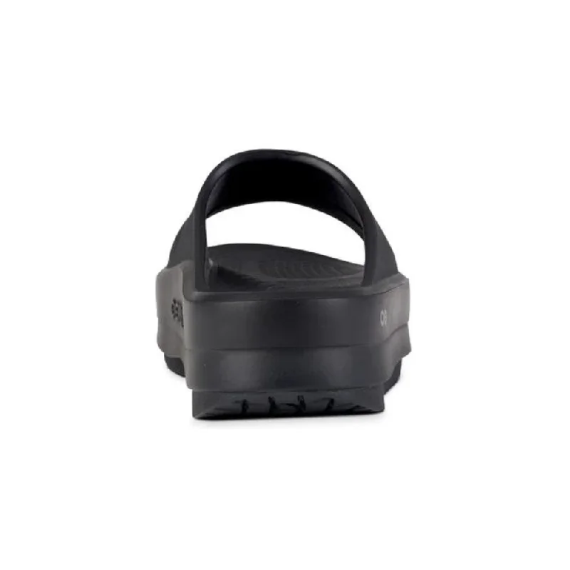 OOFOS OOmega OOahh Black Sandal (Unisex)