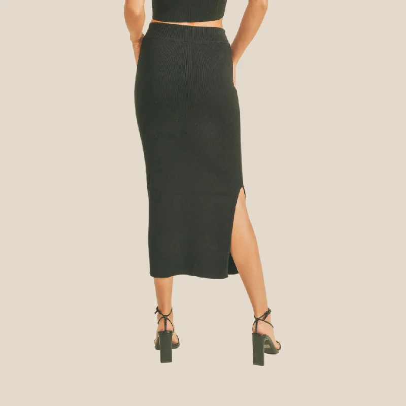 Fitted Knee Length Skirt (Black)